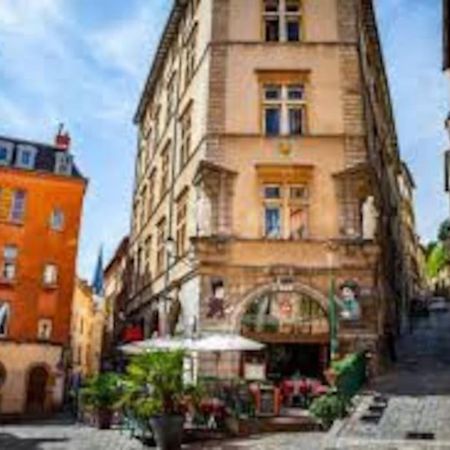 Pepite Rare 8 Personnes Au Coeur Battant Du Vieux Lyon Appartement Buitenkant foto
