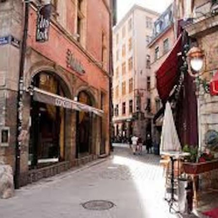 Pepite Rare 8 Personnes Au Coeur Battant Du Vieux Lyon Appartement Buitenkant foto