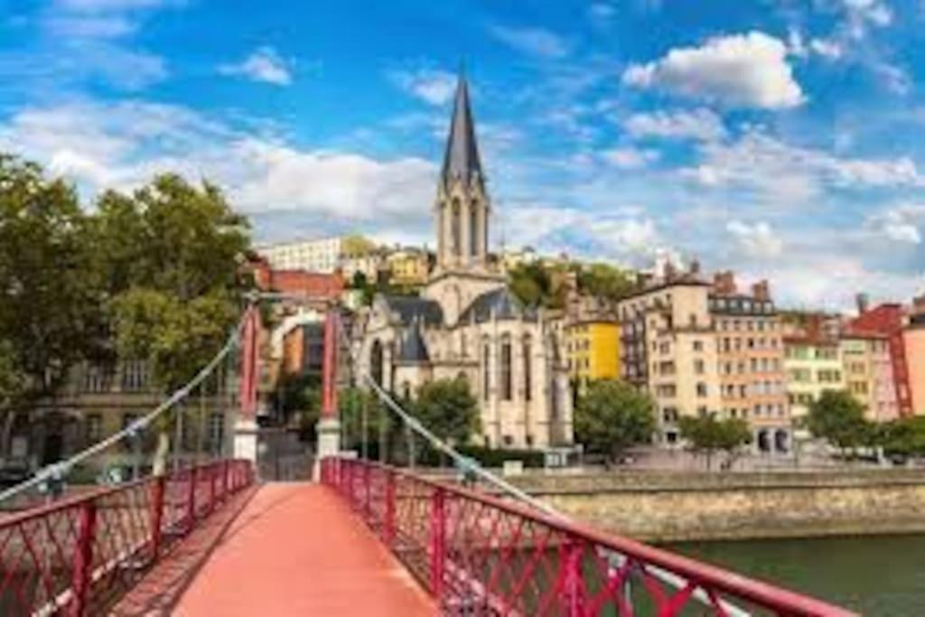 Pepite Rare 8 Personnes Au Coeur Battant Du Vieux Lyon Appartement Buitenkant foto