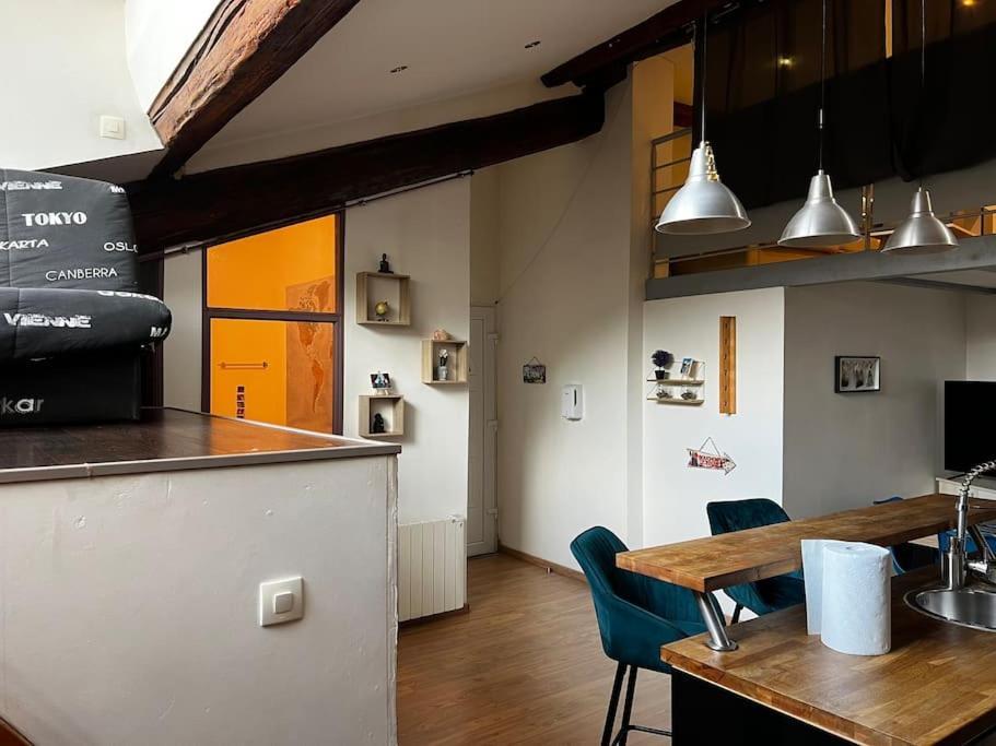 Pepite Rare 8 Personnes Au Coeur Battant Du Vieux Lyon Appartement Buitenkant foto