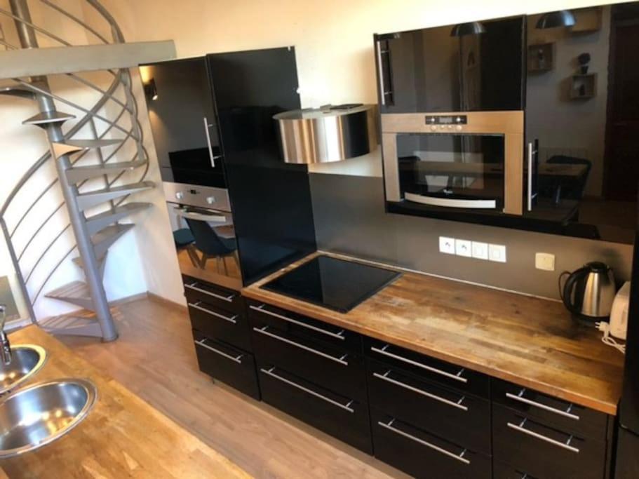 Pepite Rare 8 Personnes Au Coeur Battant Du Vieux Lyon Appartement Buitenkant foto
