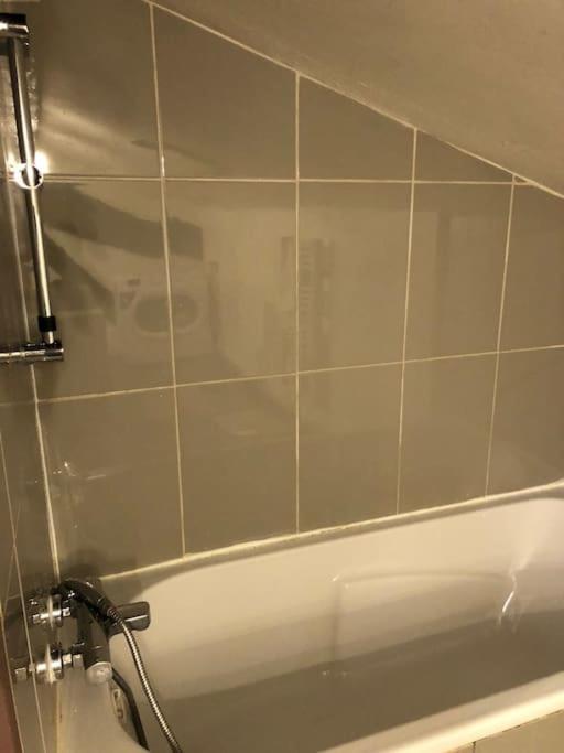 Pepite Rare 8 Personnes Au Coeur Battant Du Vieux Lyon Appartement Buitenkant foto