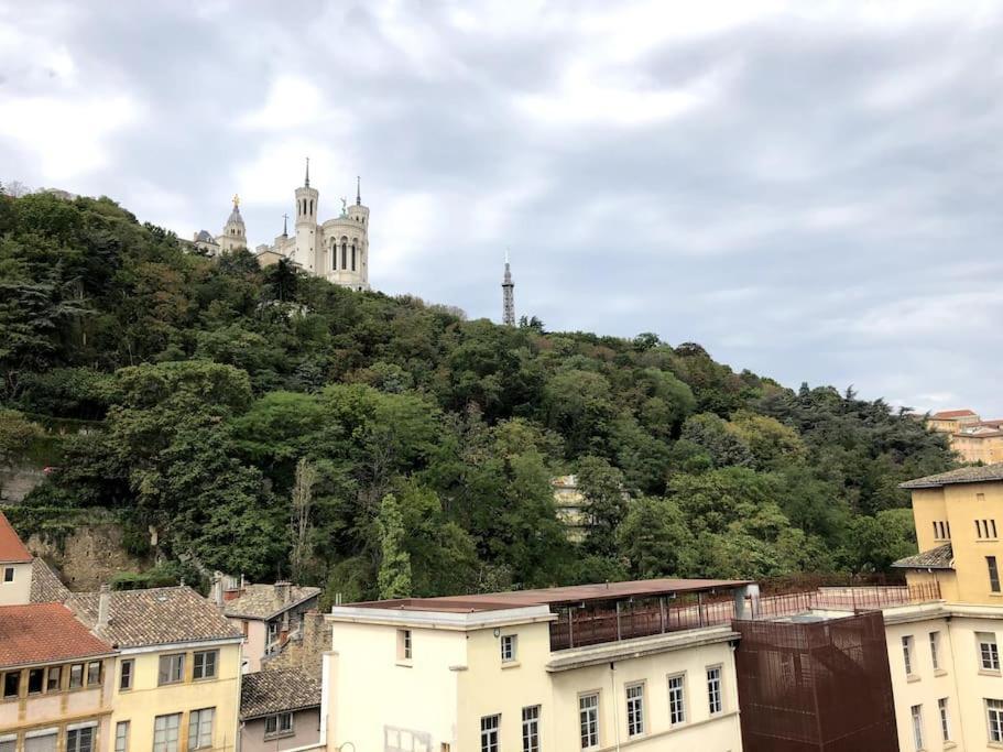 Pepite Rare 8 Personnes Au Coeur Battant Du Vieux Lyon Appartement Buitenkant foto